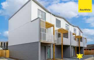 7/2 Moor Avenue, Te Atatu Peninsula