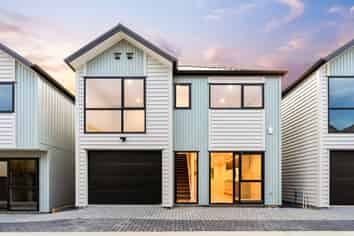 2/33 Buscomb Ave, Henderson