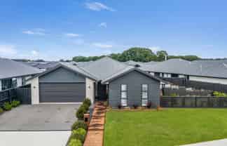 13 Stackwood Avenue, Ravenswood