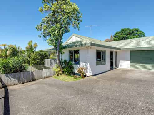 2/65 Charlotte Street, Stanmore Bay