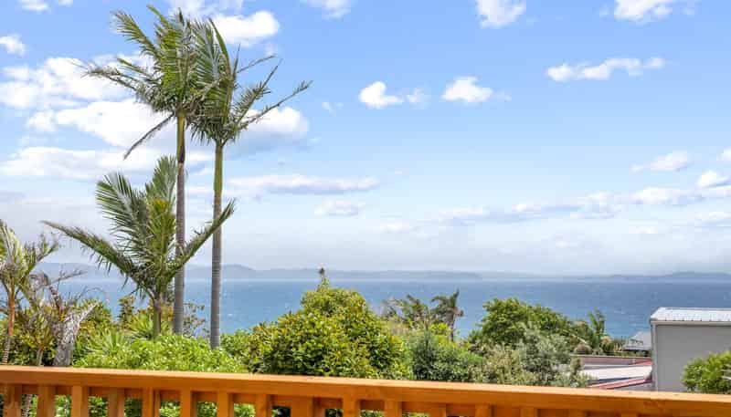 1314 Whangaparaoa Road, Army Bay