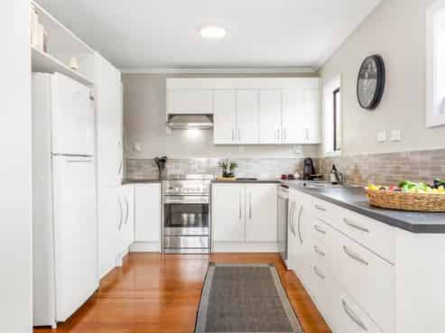 1314 Whangaparaoa Road, Army Bay