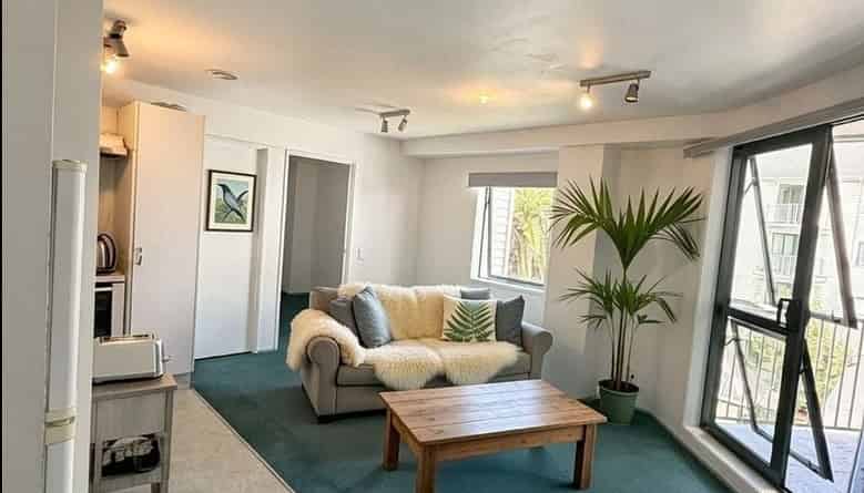 C12/13 Palm Grove, Berhampore