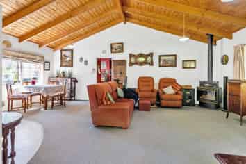 43 Poike Road, Hairini