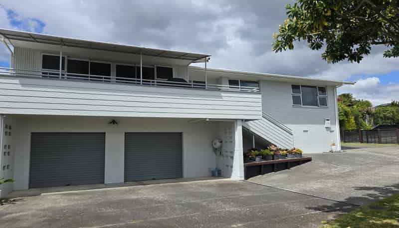 25 Eaton Crescent , Matua