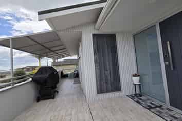 25 Eaton Crescent , Matua