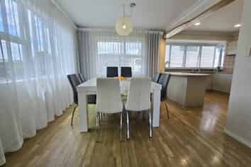 25 Eaton Crescent , Matua