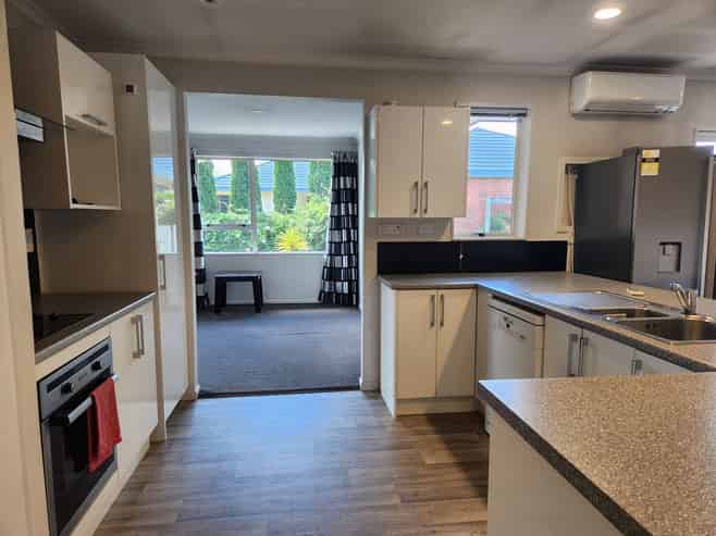 14 Hastings Place, Hamilton Lake