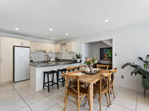 5 Don Croot Street, Western Springs