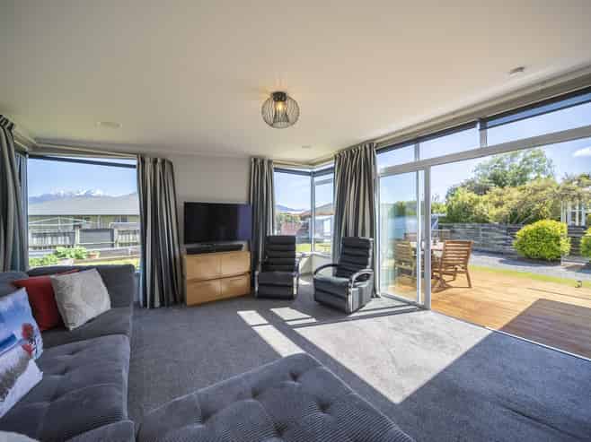 93 Matai Street, Te Anau