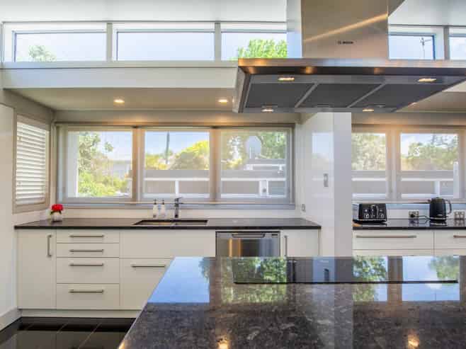 8C Brassey Road, Saint Johns Hill