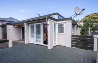 8C Brassey Road, Saint Johns Hill