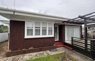 42 Kawiti Avenue, Point England