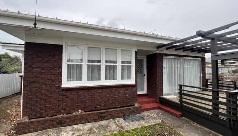 42 Kawiti Avenue, Point England