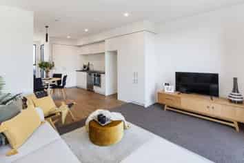 13/4 Waverley Street, Sydenham