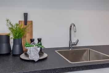 13/4 Waverley Street, Sydenham