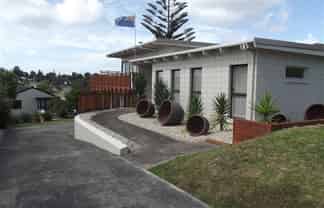 145 Weatherly Road, Torbay