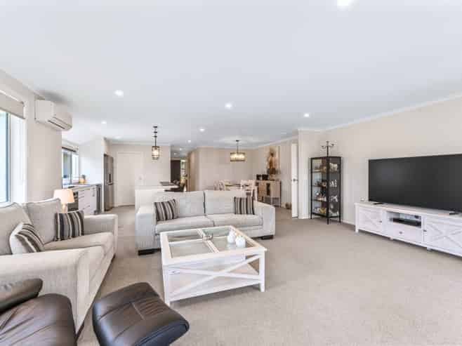 77 Harakeke Drive, Wharewaka