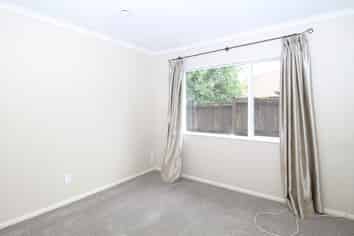 2 Cambrian Crescent, Flat Bush