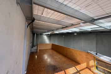 Modern Wiri industrial gem