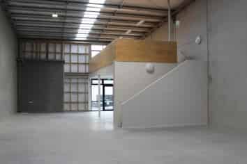 Modern Wiri industrial gem