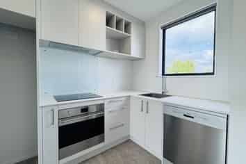 5A Malaga Crescent, Harewood