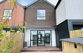 5A Malaga Crescent, Harewood