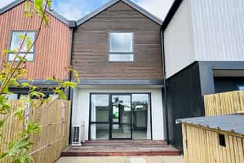 5A Malaga Crescent, Harewood