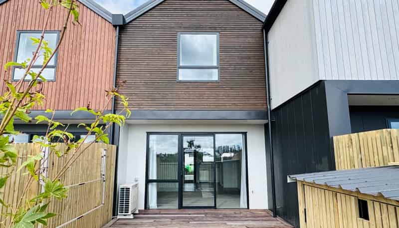 5A Malaga Crescent, Harewood