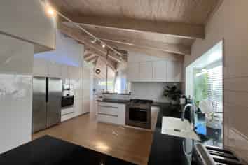 35A Huka Road, Birkenhead