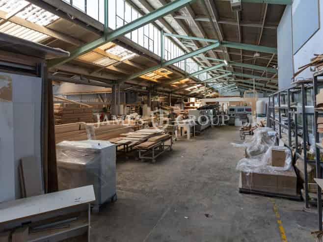 High-Profile on Carbine Road & SE Highway