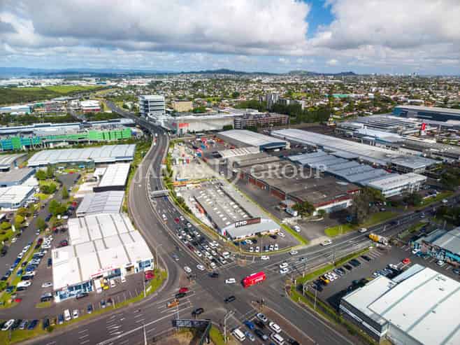 High-Profile on Carbine Road & SE Highway