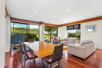 9 Mayfly Lane, Northwood