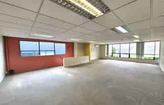 WELL LOCATED MOUNT EDEN PREMISES
