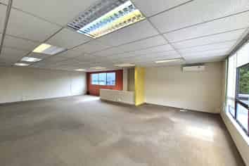 WELL LOCATED MOUNT EDEN PREMISES
