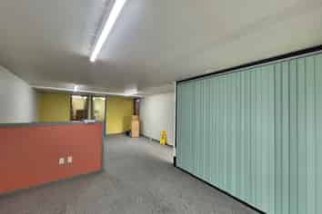 WELL LOCATED MOUNT EDEN PREMISES
