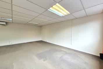 WELL LOCATED MOUNT EDEN PREMISES
