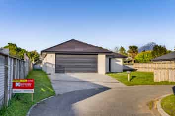 27E Achilles Street, Stratford