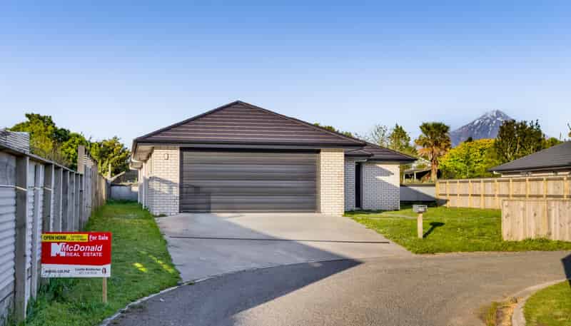 27E Achilles Street, Stratford