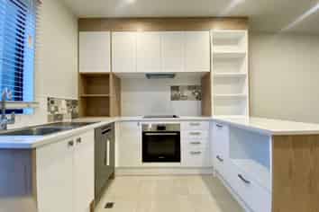 8/47 Beach Road, Te Atatu Peninsula