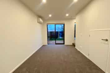 8/47 Beach Road, Te Atatu Peninsula