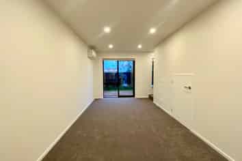 8/47 Beach Road, Te Atatu Peninsula