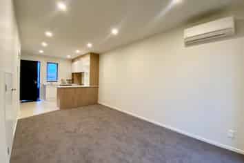 8/47 Beach Road, Te Atatu Peninsula