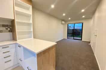 8/47 Beach Road, Te Atatu Peninsula