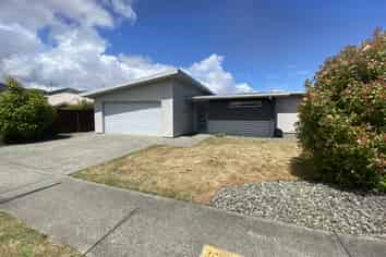 9 Cambelldon Crescent , Stoke