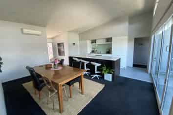 9 Cambelldon Crescent , Stoke