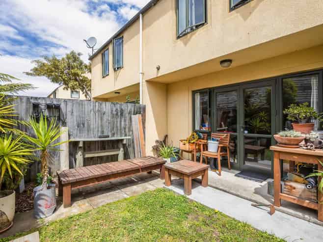 1 & 2/36 Mathesons Road, Linwood