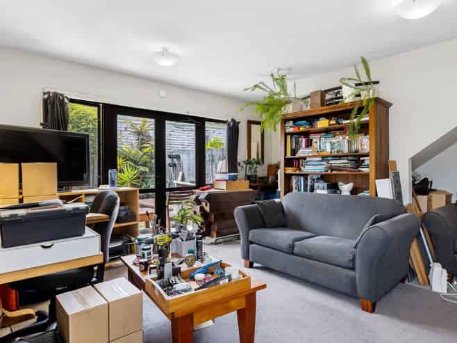 1 & 2/36 Mathesons Road, Linwood