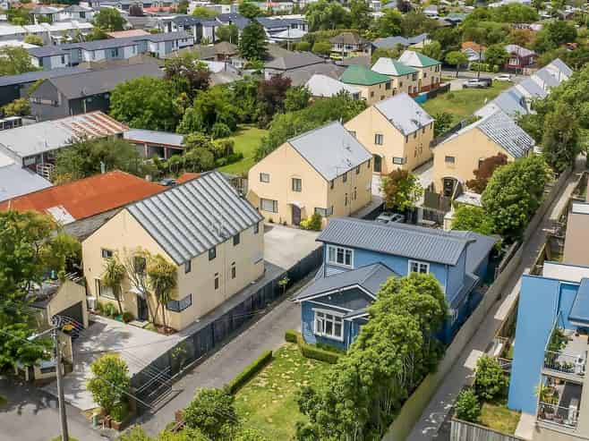 1 & 2/36 Mathesons Road, Linwood