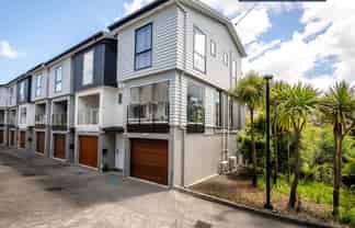 82 Makamaka Lane, Albany